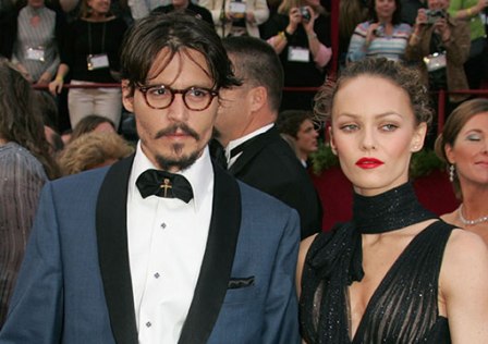 Dua Tahun Pacaran, Johnny Depp Nikahi Amber Heard